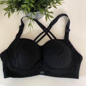 VS Sports Bra VSX. 32D Underwire and support!